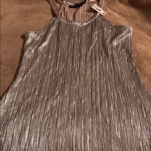 The Limited tank. Size M. New with tags.